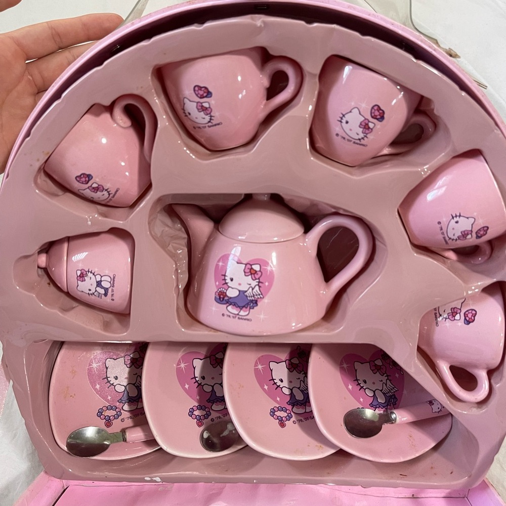 Hello kitty Sanrio porcelain tea set 💝🍀⭐️